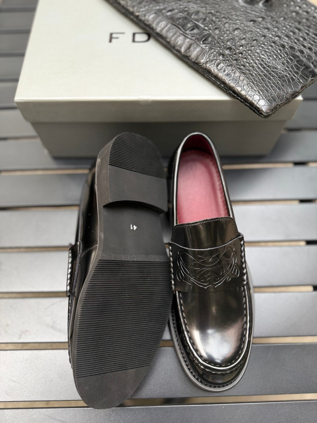 Slip on Loafer / Carving Chunky