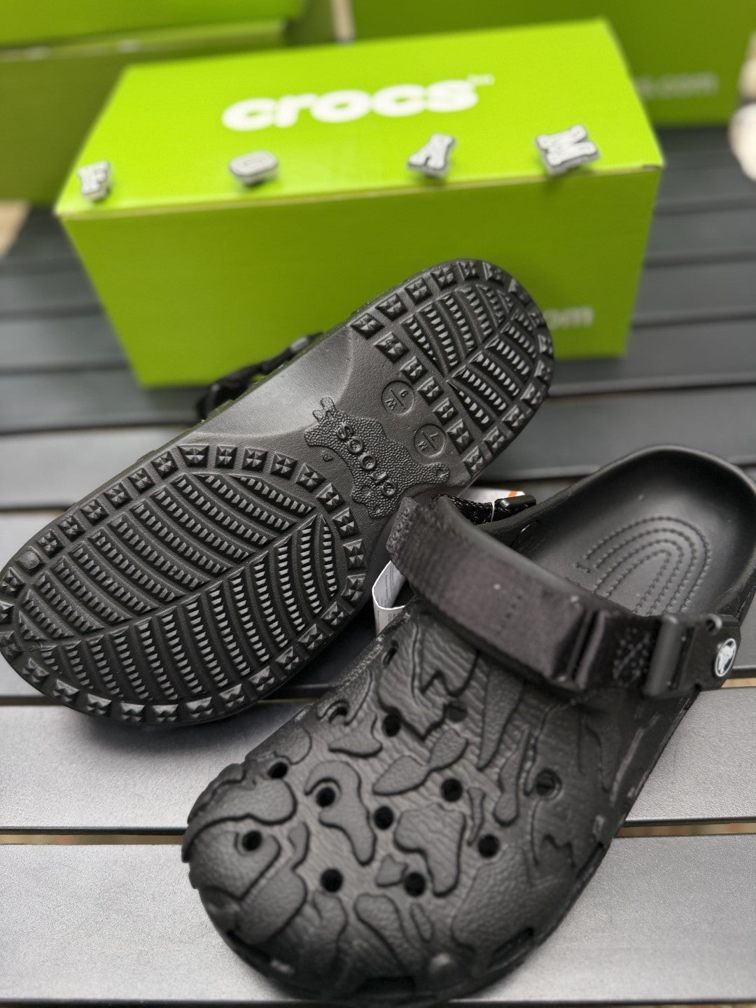 Atlas crocs