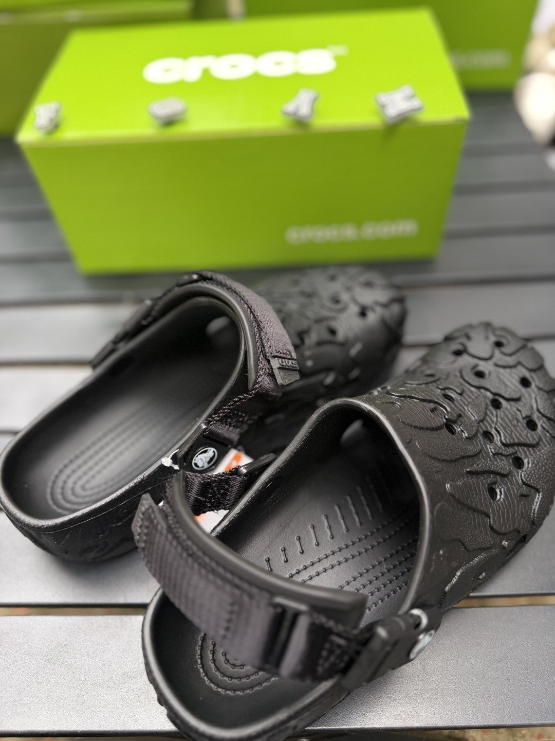 Atlas crocs