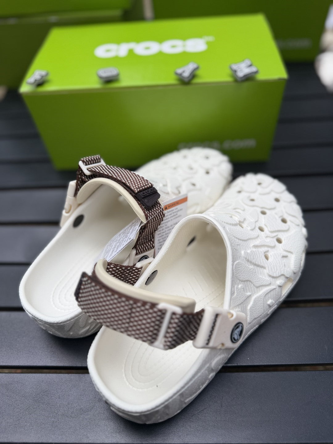 Atlas crocs