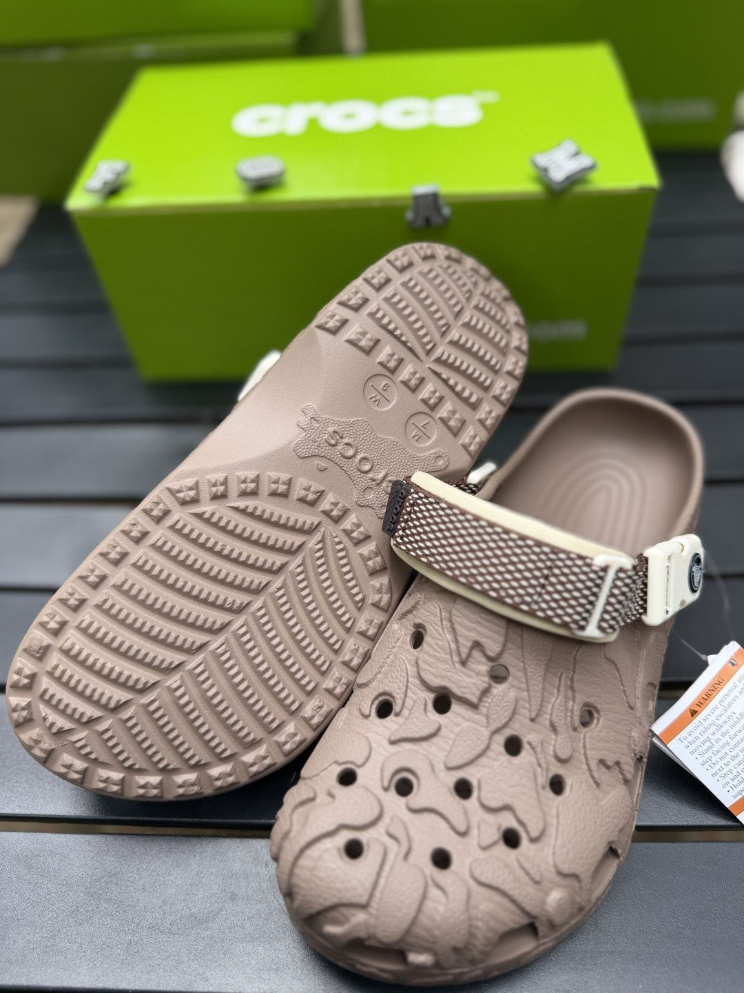 Atlas crocs