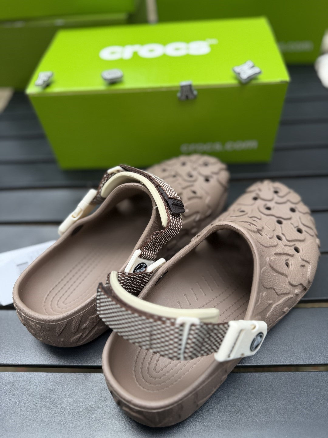 Atlas crocs