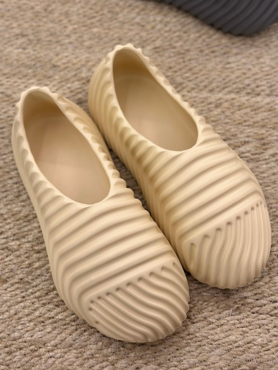 Skeleton Foam Runner