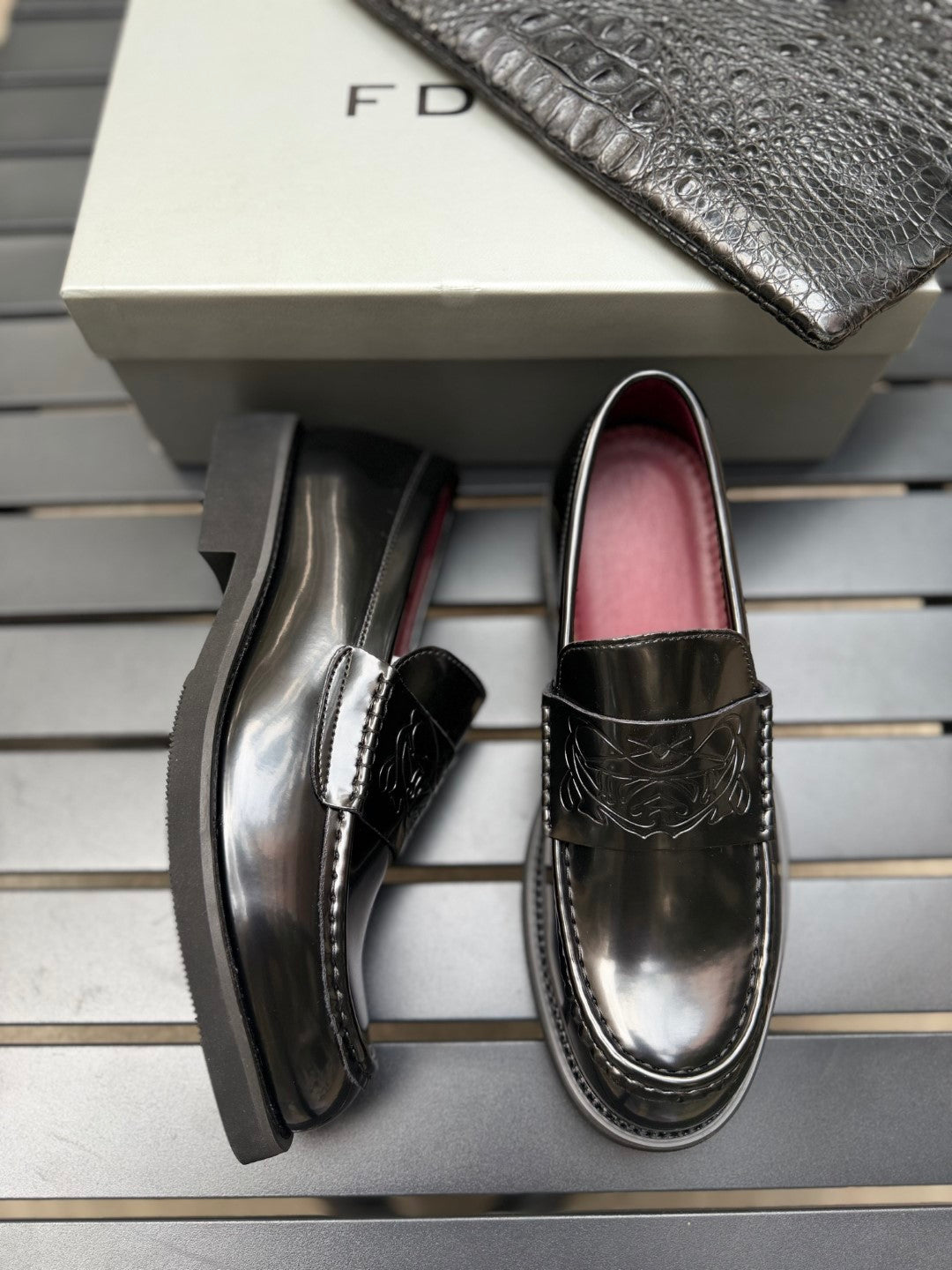 Slip on Loafer / Carving Chunky