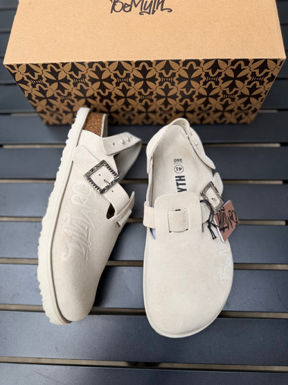 BE myth Clogs