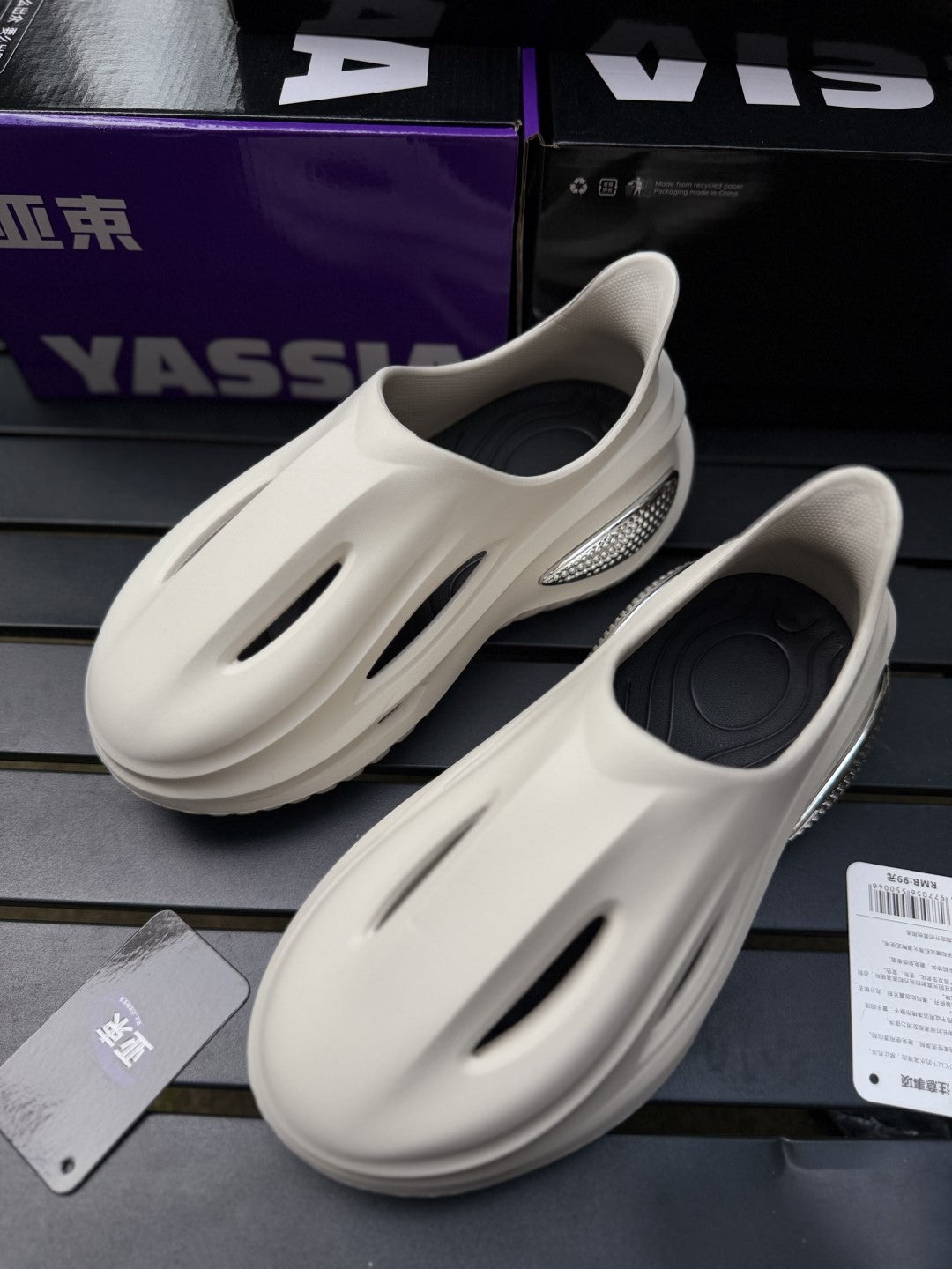 YASSIA turbo clogs runner
