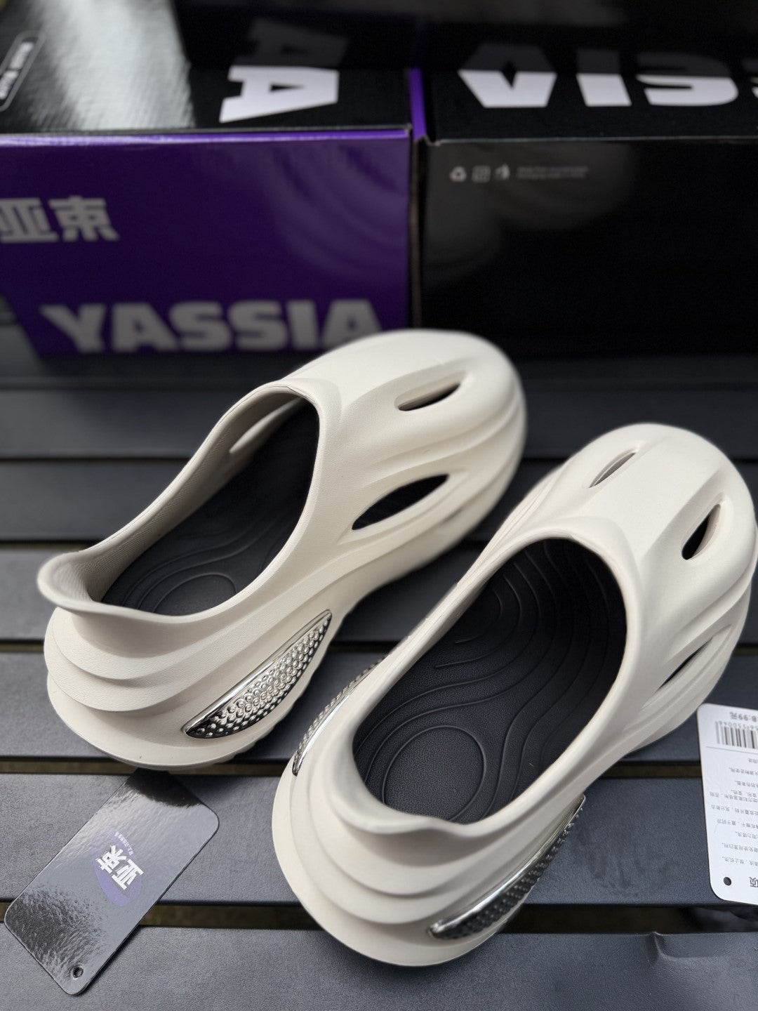 YASSIA turbo clogs runner