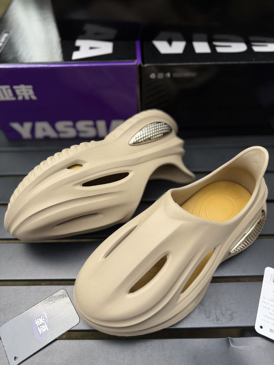 YASSIA turbo clogs runner