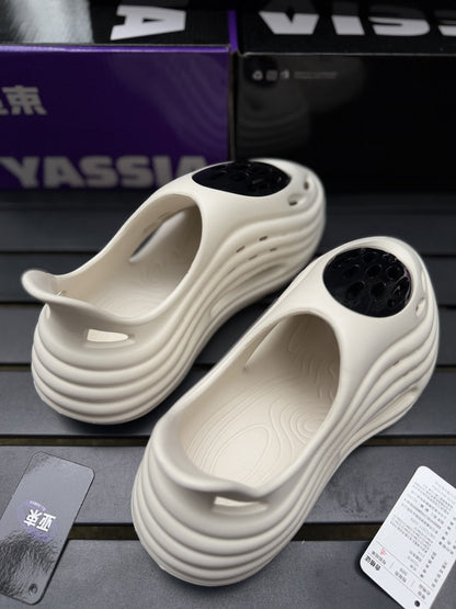 Yassia Alien foam runner