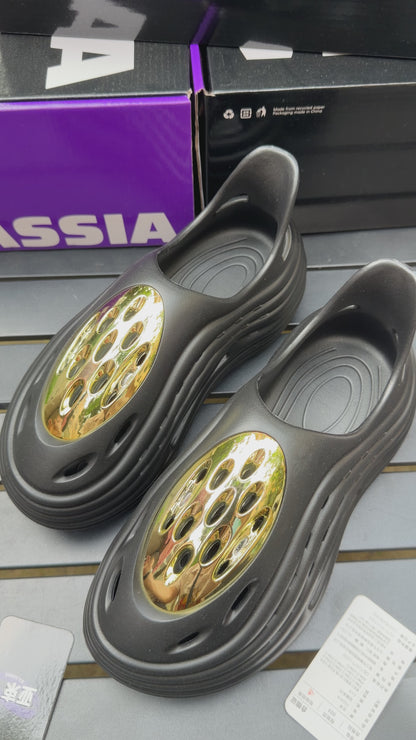 Yassia Alien foam runner